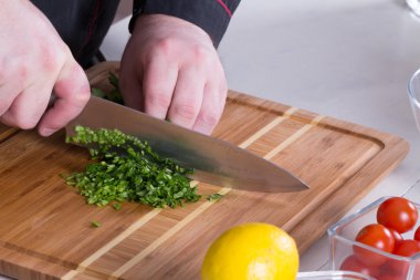 Şef Yeşiller keser