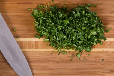 Şef Yeşiller keser