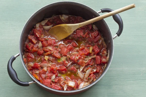 Maceta de salsa de tomate —  Fotos de Stock