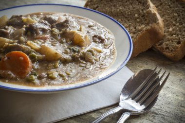 İrlanda sığır eti güveç