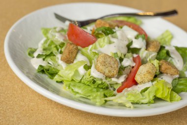 taze Sezar salatası