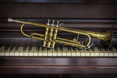 Old Trumpet Piano  clipart