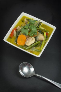 Vejetaryen yeşil Tay Curry
