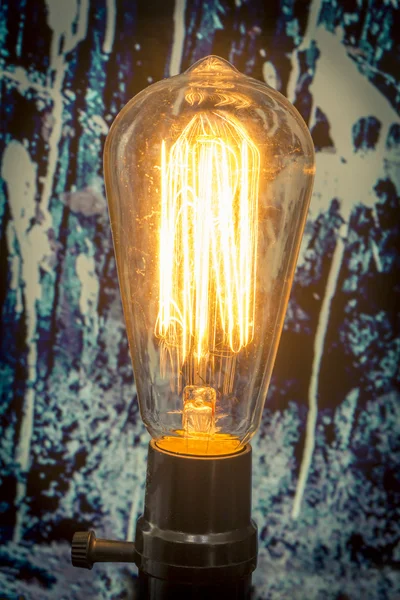 Vernice versata della lampadina di Edison — Foto Stock