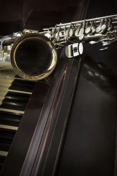Gammal saxofon Piano — Stockfoto