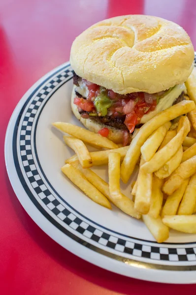 Sajtburger Steak burgonyával — Stock Fotó