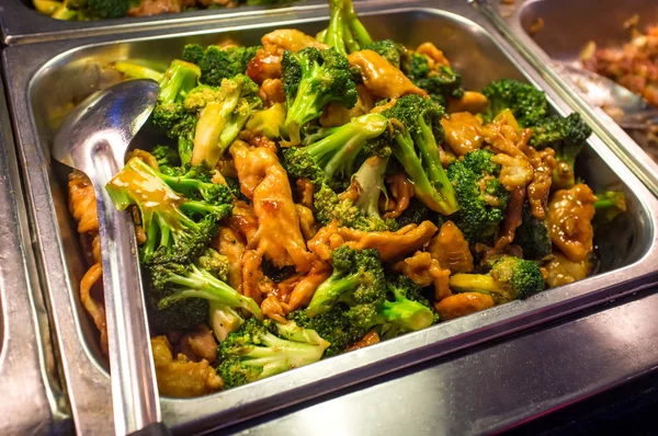 Chicken and Broccoli Buffet — Stock Photo, Image