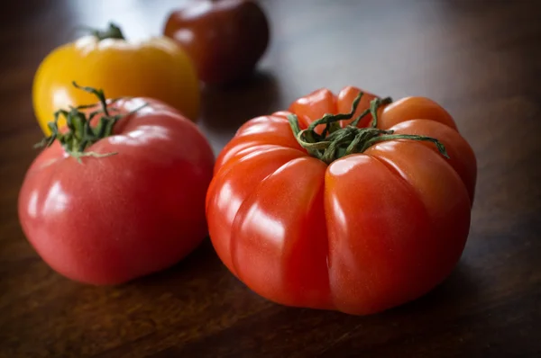 Verscheidenheid erfstuk tomaten — Stockfoto