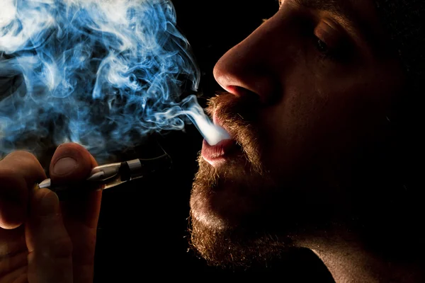 Vaping Bearded Man — Stock Photo, Image