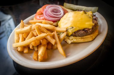 Çizburger patates turşu