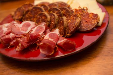 Biberli jambon Peynir tabağı