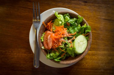 organik bahçe salatası