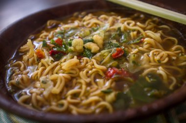 Baharatlı Ramen erişte çorbası