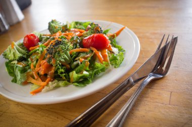 organik bahçe salatası