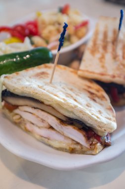 Mantarlı tavuk Panini ızgara