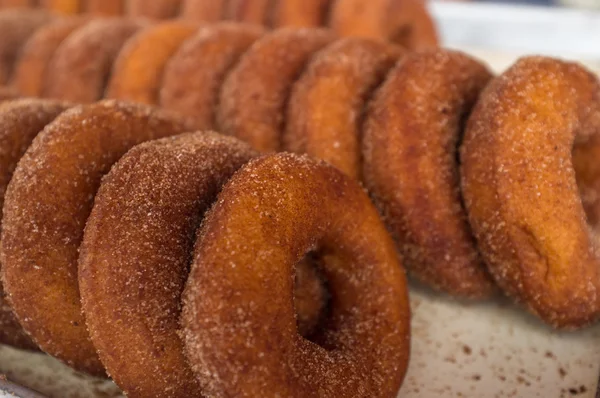 Ciambelle di zucchero alla cannella — Foto Stock