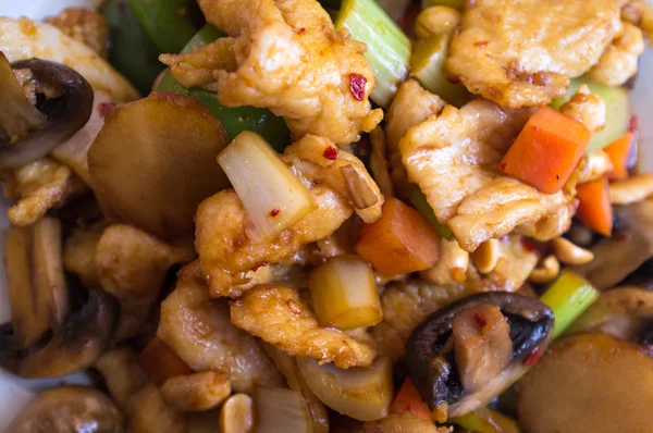 Chińskie Kung Pao Chicken — Zdjęcie stockowe