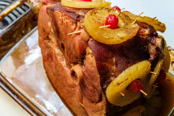 Roasted Bone Ham Dinner Glass Casserole Pineapple Slices Maraschino Cherries — Stock Photo, Image