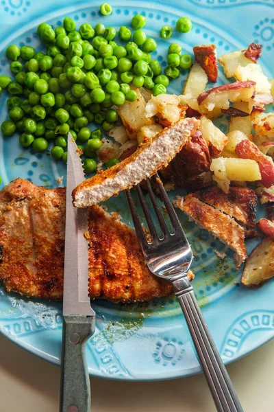 Grilled Porkchops Marinated Honey Glaze Baked Home Fries Green Peas — Stock Photo, Image