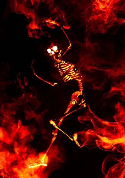 Spaventoso Demone Halloween Scheletro Danza Nel Fuoco Mortale — Foto Stock