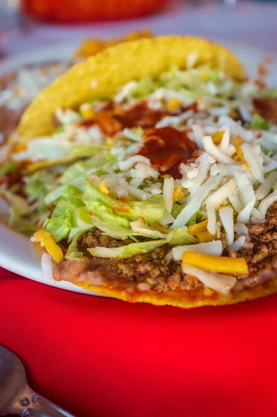 Authentique Enchilada Taco Mexicain Tostada Aux Haricots Frits Riz — Photo