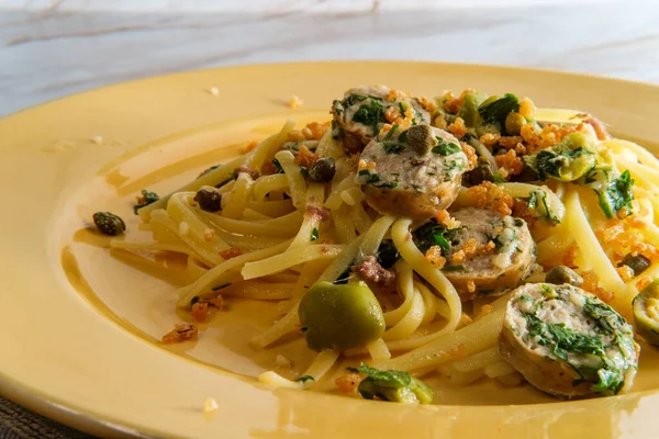 Salsiccia Spinaci Pollo Italiano Linguine Con Salsa Verde Castelvetrano Alle — Foto Stock