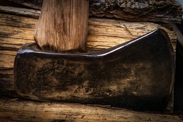Dark Moody Rustic Worn Axe Chopped Wood Fire Cold Weather — Stock Photo, Image