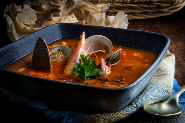 Fresh Hot Manhattan Clam Chowder Soup Whole Head Shrimp — Stock Photo, Image