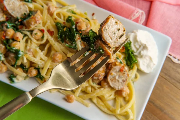 Linguine Pasta Italian Chicken Sausage Chickpeas Kale Creamy Ricotta Cheese — Stock Photo, Image