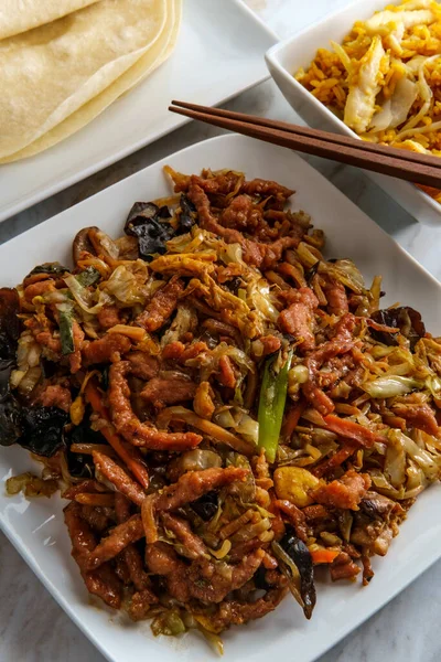 Китайская Еда Свинина Мандаринскими Блинчиками Соусом Фасоли — стоковое фото