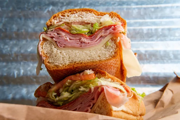 Sub Sandwich Italia Dengan Keju Provolone Ham Prosciuttini Cappacuolo Salami — Stok Foto