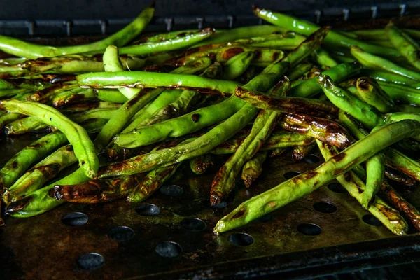 Grill Czosnek Przyprawiona Zielona Fasola Gotowanie Grillu Propan — Zdjęcie stockowe