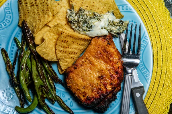 Marinated Char Grilled Pork Chops Green Beans Artichoke Spinach Dip — Stock Photo, Image
