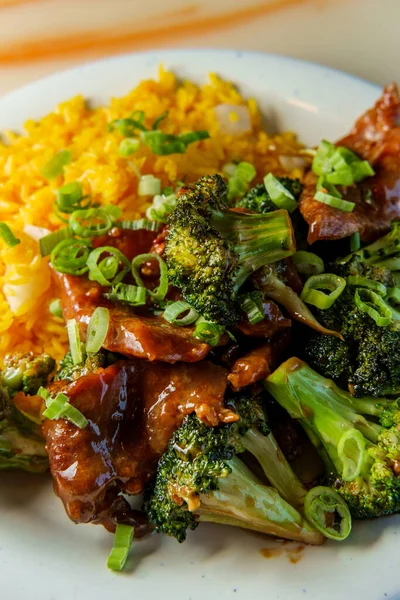 Chinese Beef Broccoli Served Yellow Fried Rice — Stock Photo, Image