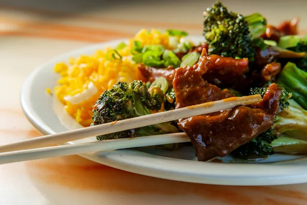 Chinese Beef Broccoli Served Yellow Fried Rice — Stock Photo, Image