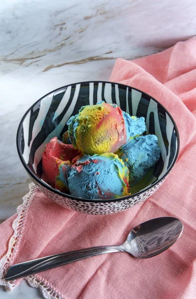 Tricolor Superman Eiscreme Zebrastreifen Schüssel Mit Blauem Mond Vanille Und — Stockfoto