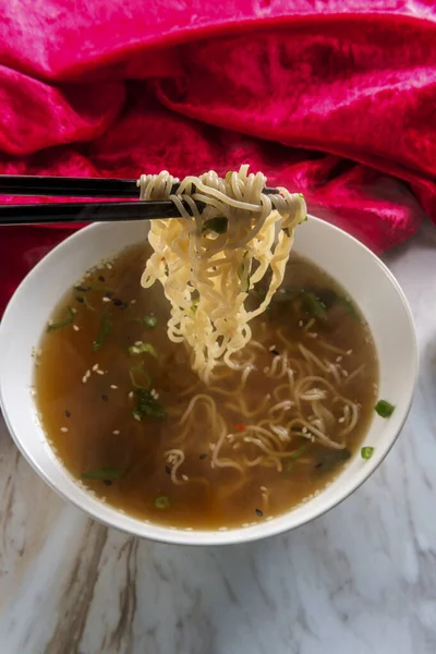 Soupe Japonaise Nouilles Miso Ramen Aux Graines Sésame Tuxedo Oignons — Photo