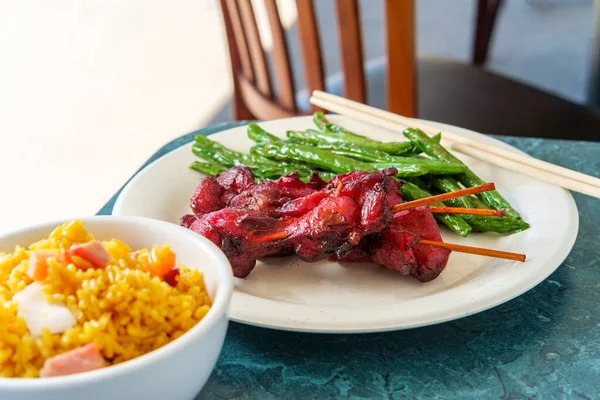 Chinese Bbq Spare Rib Skewers Garlic Green Beans Bowl Pork — Stock Photo, Image