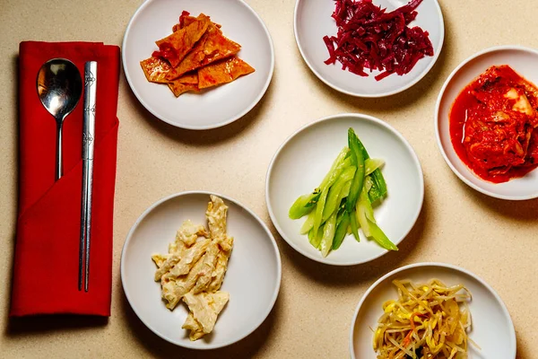 Cena Coreana Banchan Guarniciones Incluyendo Kimchi Soja — Foto de Stock