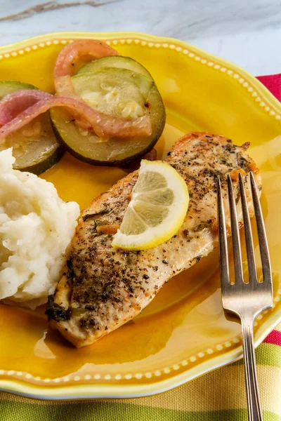 Herbed Baked Lemon Chicken Breast Mashed Potatoes Balsamic Zucchini — Stock Photo, Image