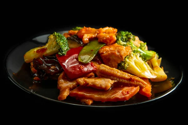 Kinesisk Kyckling Med Vitlök Sås Svart Bakgrund — Stockfoto