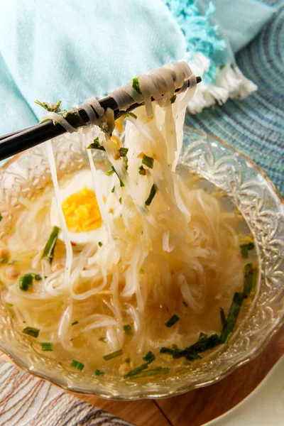 Sopa Fideos Ramen Arroz Miso Japonés Simple Con Huevo Duro — Foto de Stock