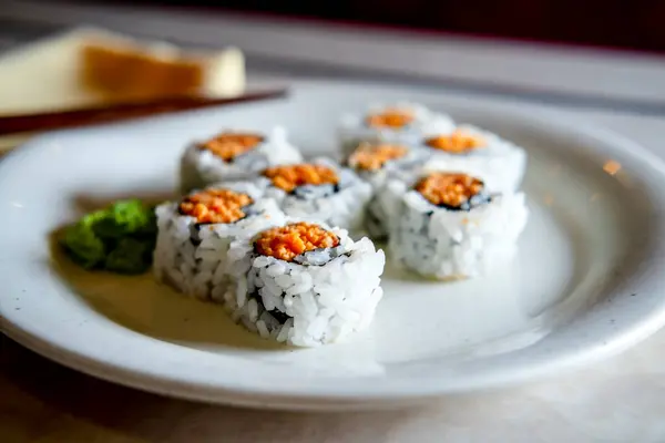 Japanese Spicy Minced Salmon Sushi Roll Wasabi — Stock Photo, Image