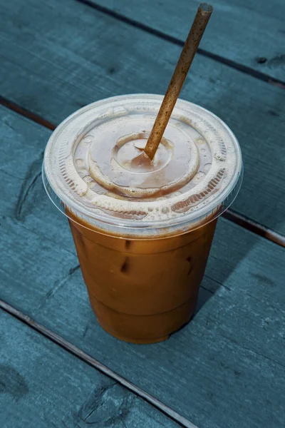 Retro Stilizált Műanyag Csésze Jeges Kávé Tejjel Cukorral Biológiailag Lebomló — Stock Fotó