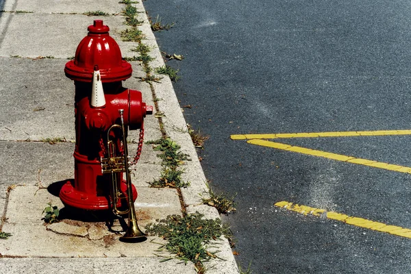 Summer Jazz Instrument Trumpet Standing Alone Red Fire Hydrant City — Stock Photo, Image