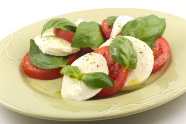 Caprese salatası