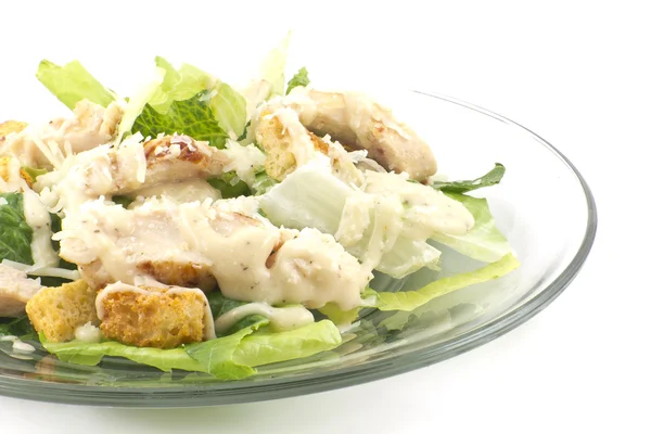Frango Caesar Salada Isolado em Branco — Fotografia de Stock