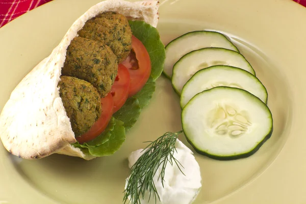 Falafel em um bolso Pita — Fotografia de Stock