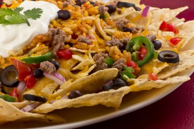 nachos pirinç ve ekşi krema ile