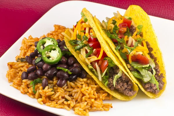 Tacos mexicanos com arroz e feijão — Fotografia de Stock